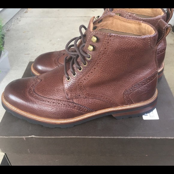 Florsheim Men’s Kilbourn Wing Tip Chukka Boot WIDE