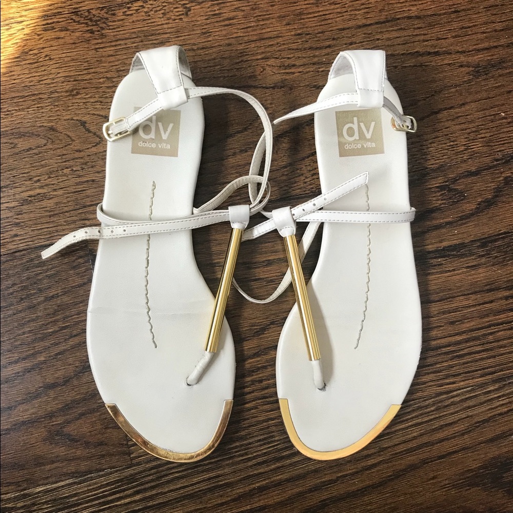 *48 hour sale* DV sandals