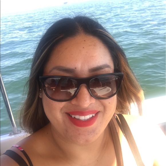 Meet your Posher, Maria - Picture 1 of 1