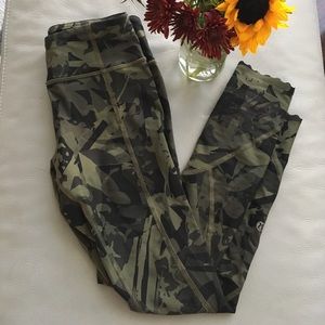 Lululemon Wunder Under Hi-Rise Leggings