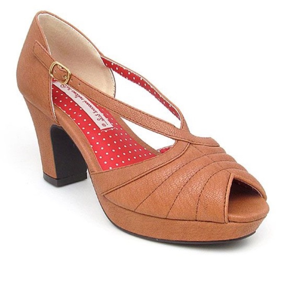 BRAND NEW NEVER WORN B.A.I.T Barrie Pump in Camel