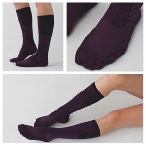 Lululemon gym training tough sock nwt