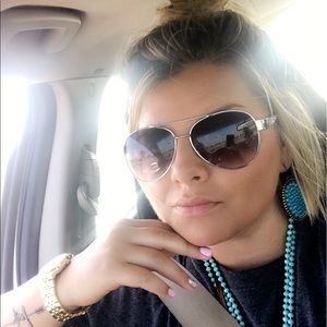 Meet your Posher, Bailey