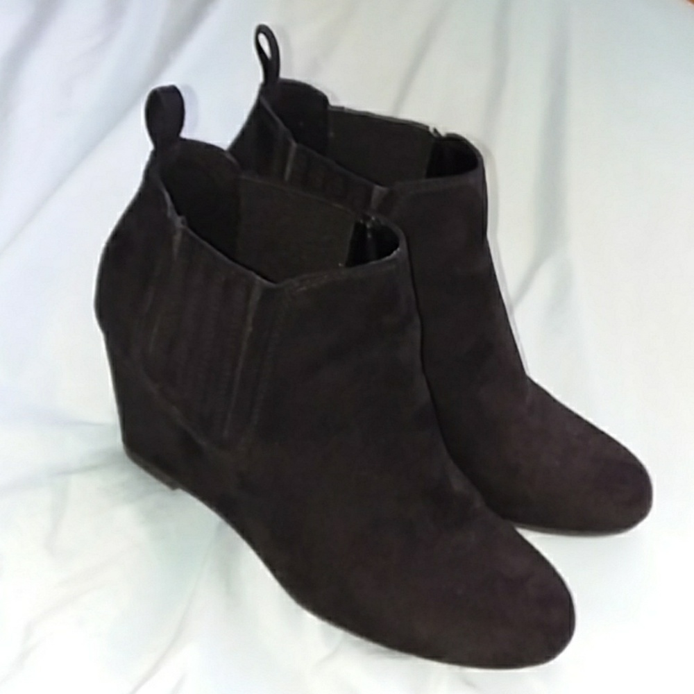 Black ankle wedge booties
