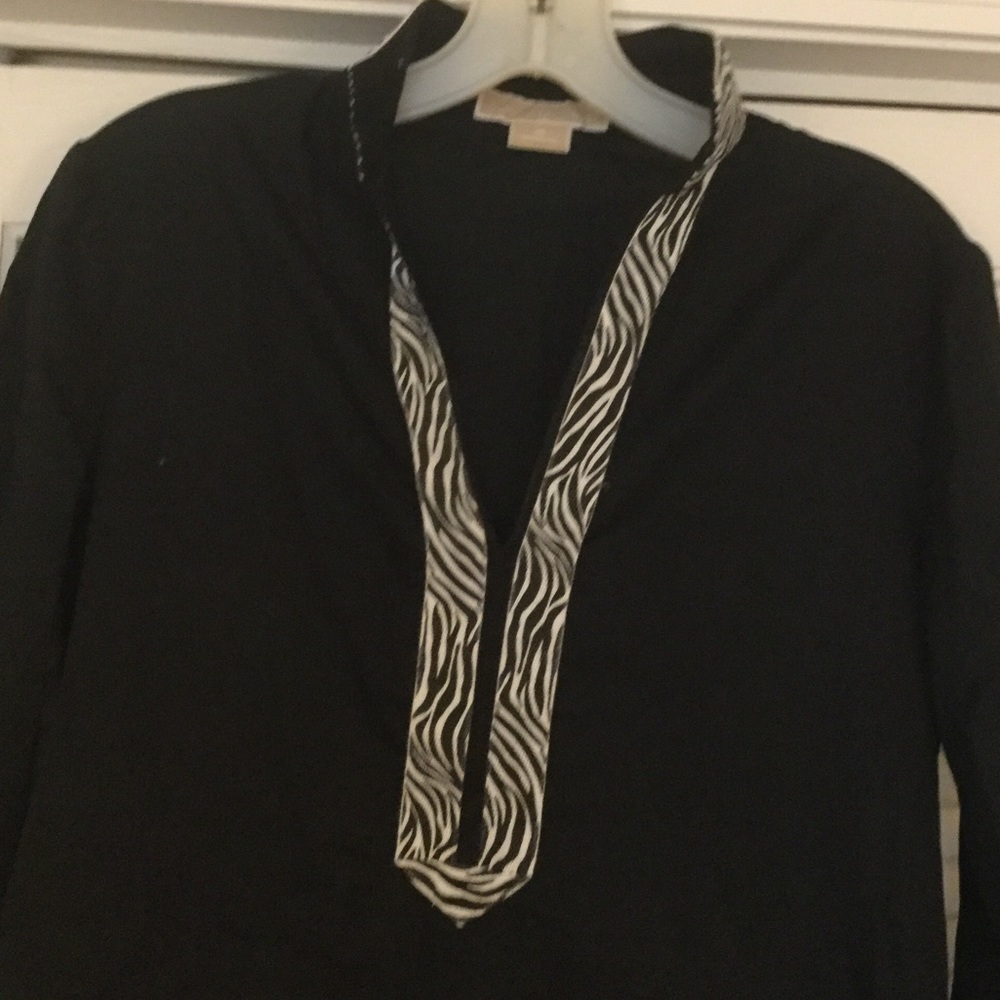 Top - Picture 2 of 3