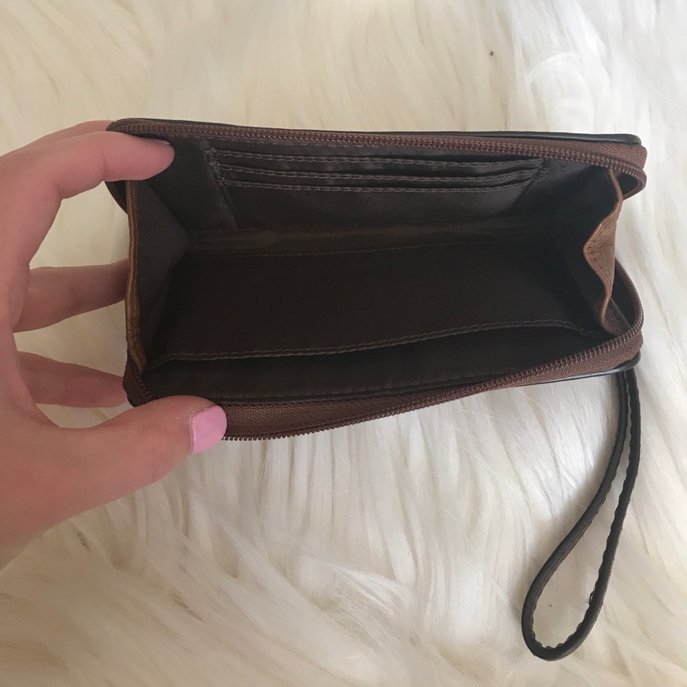 Authentic Coach wristlet - Picture 4 of 4