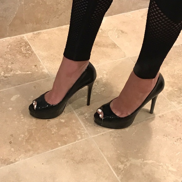 Like new perfect condition black peep toe heel - Picture 5 of 6