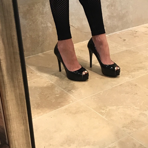 Like new perfect condition black peep toe heel - Picture 6 of 6