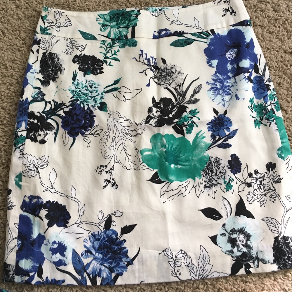 NWOT Loft pencil skirt