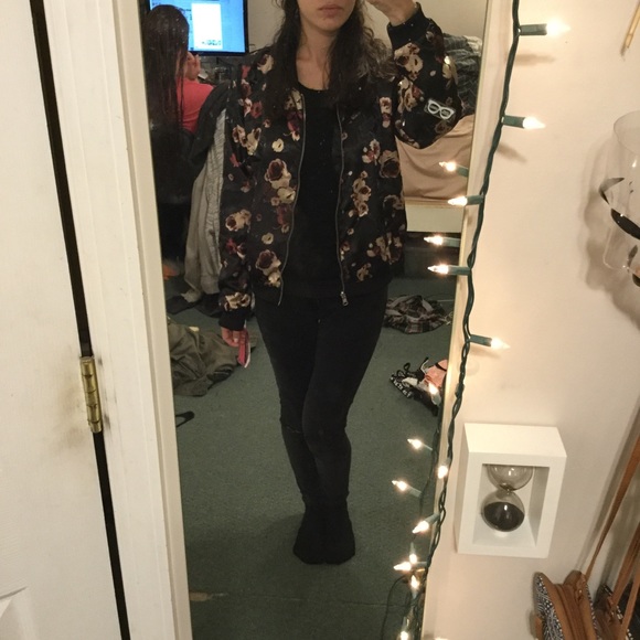 Reversible Floral/Maroon Bomber Jacket - Picture 6 of 7