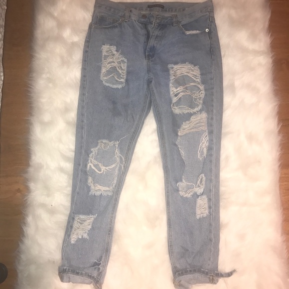 Brandy Melville Distressed Boyfriend Jeans - Picture 2 of 6