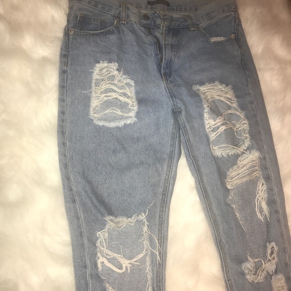 Brandy Melville Distressed Boyfriend Jeans - Picture 3 of 6
