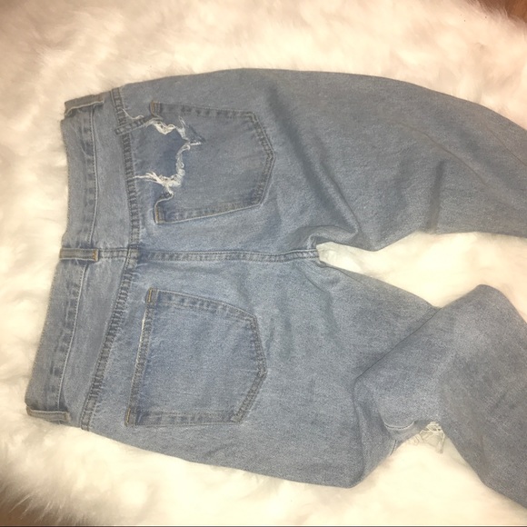 Brandy Melville Distressed Boyfriend Jeans - Picture 5 of 6