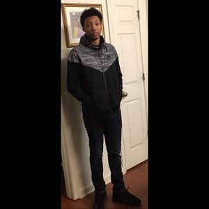 Meet your Posher, Dyami