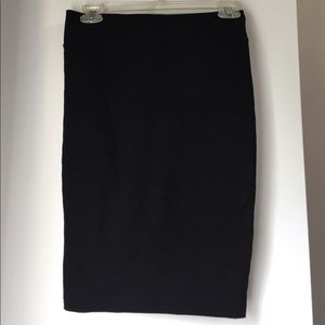 Black pencil/bodycon skirt