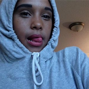 Meet your Posher, Ebony