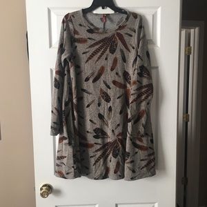 Super cute feather print dress