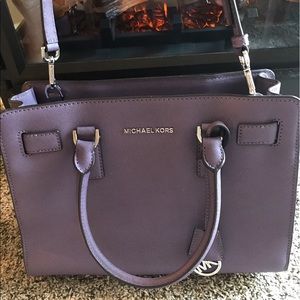 Micheal Kors purse