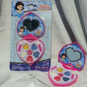 Snow White Princess make-up kit. Washable/Dress-up