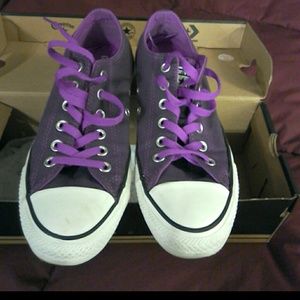Size 8 womens purple low top Converse sneakers