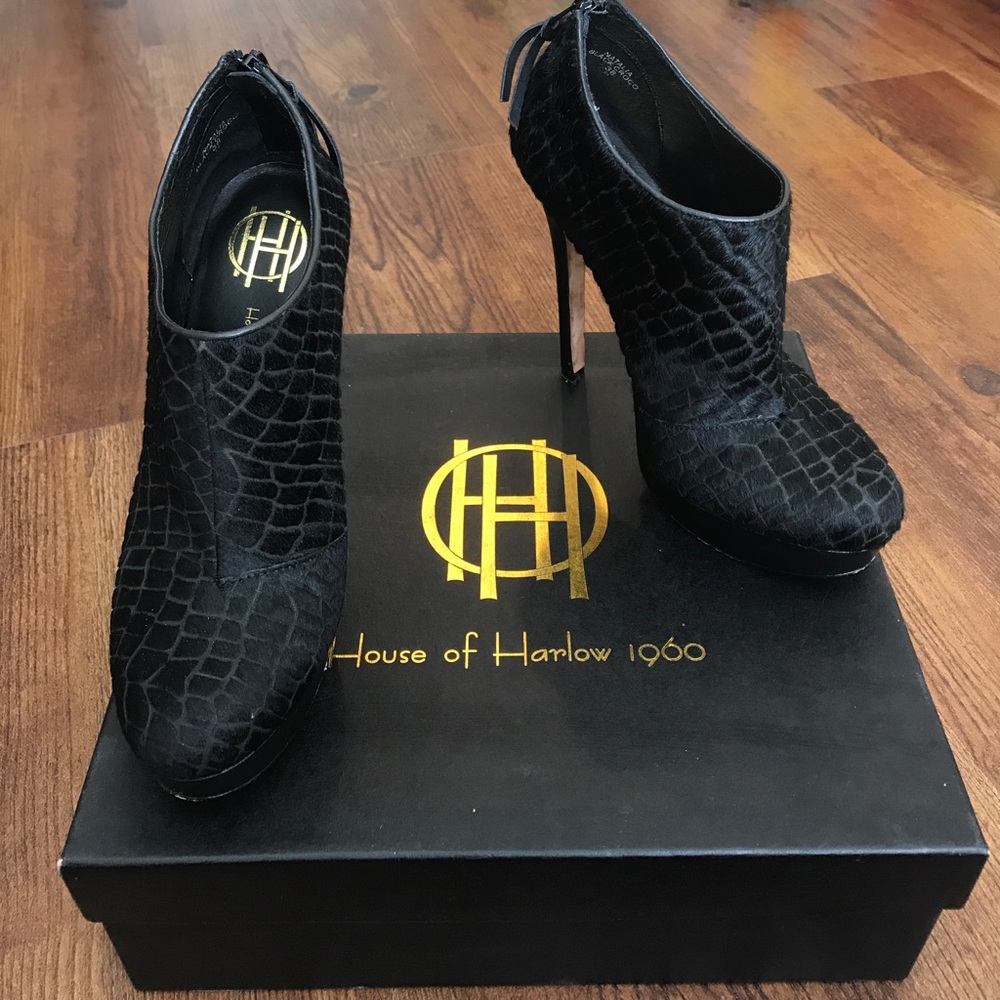 House of Harlow ankle boots