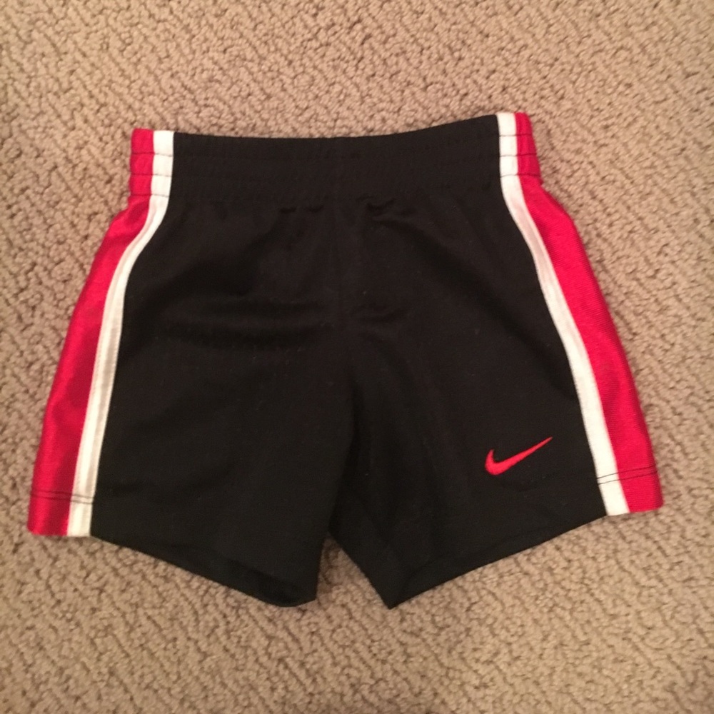 Baby boys Nike 12m months athletic shorts like new
