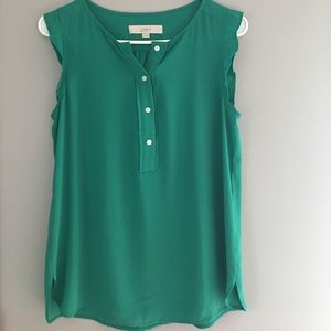 Flutter sleeve light weight top.