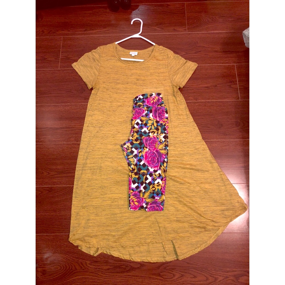 LuLaRoe Small Carly and one size leggings