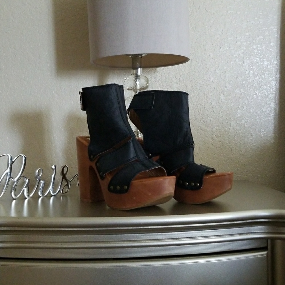 Platform Sandals - image 1