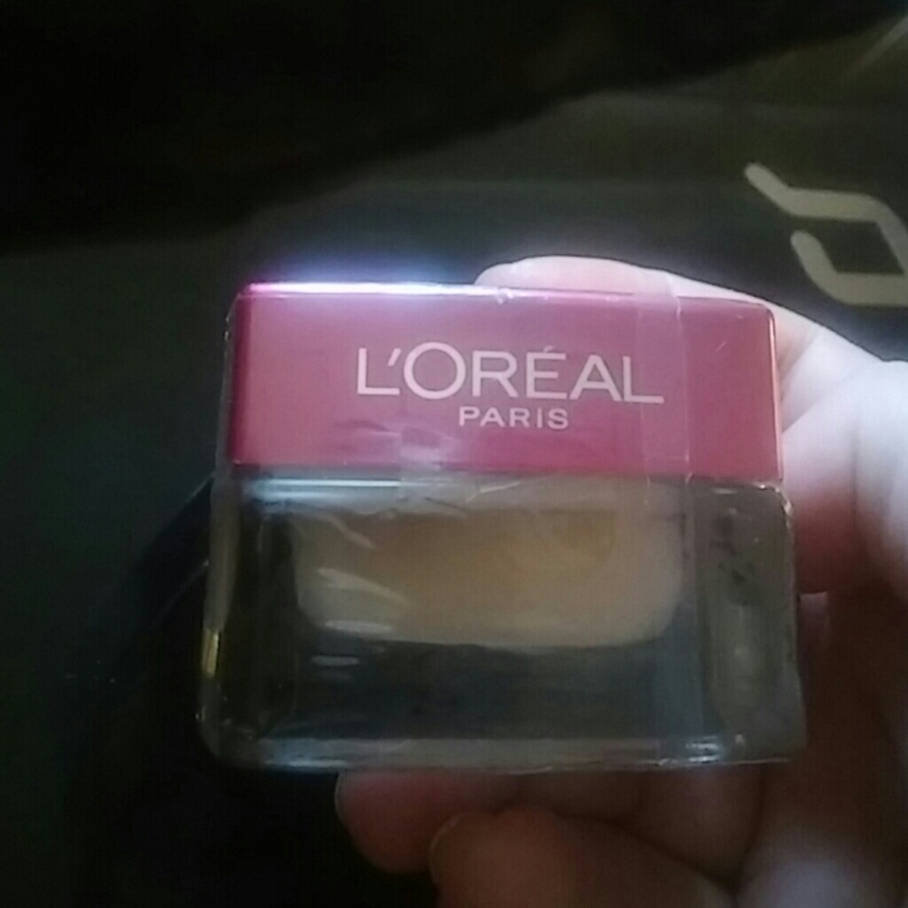 Loreal Magic Smooth souffle foundation