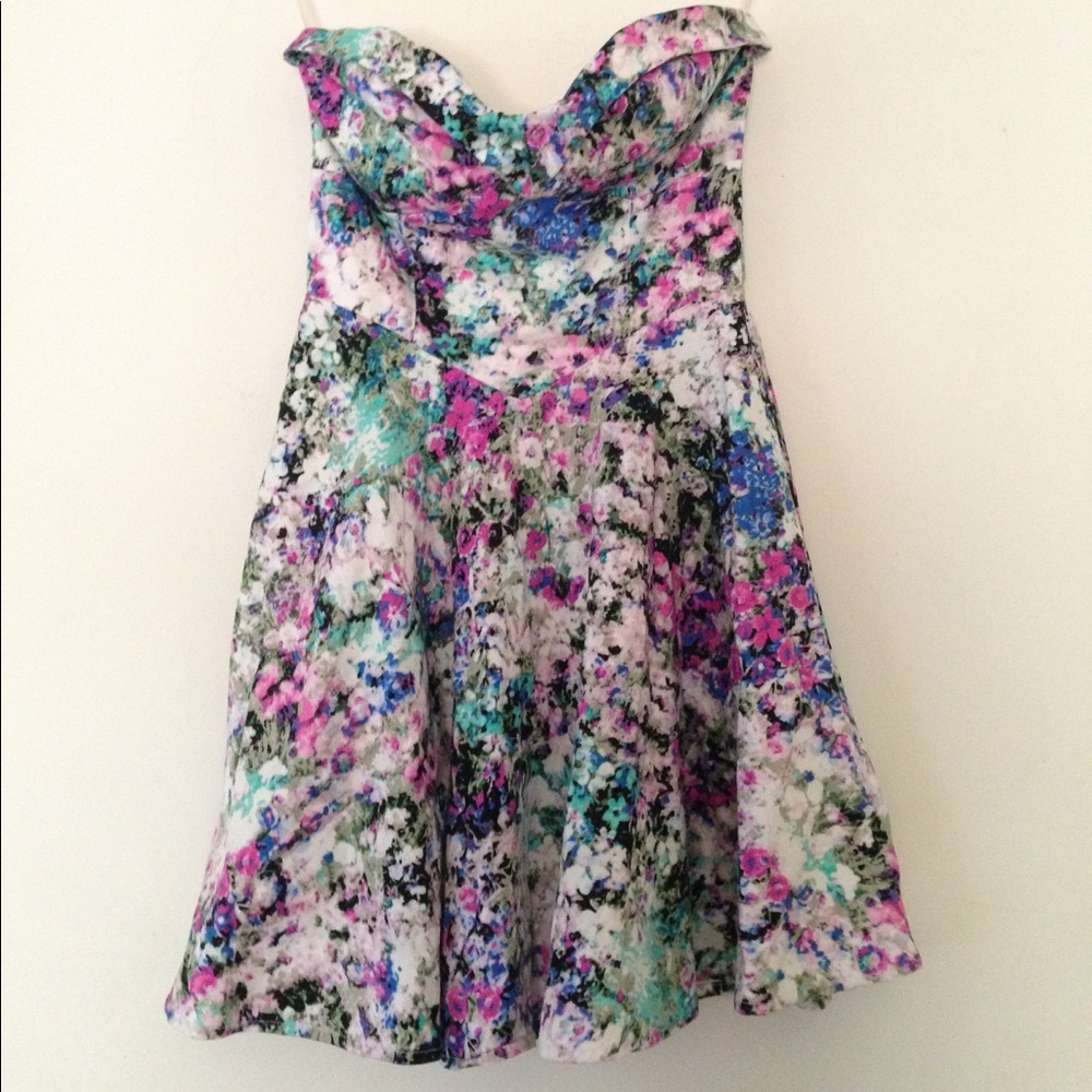 Francesca's strapless floral dress size medium