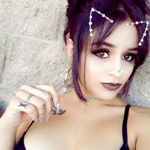 Meet your Posher, Vanessa