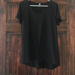 Lularoe solid black classic tee