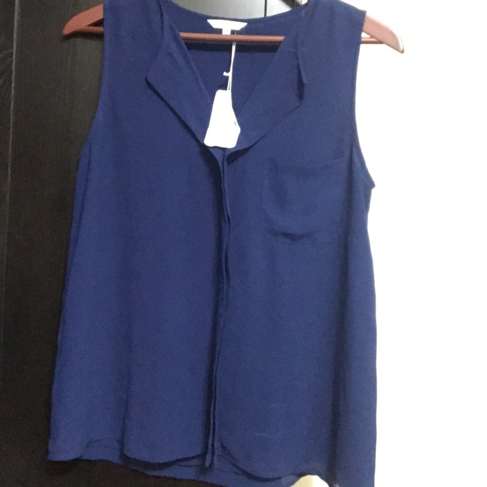 Sleeveless blouse