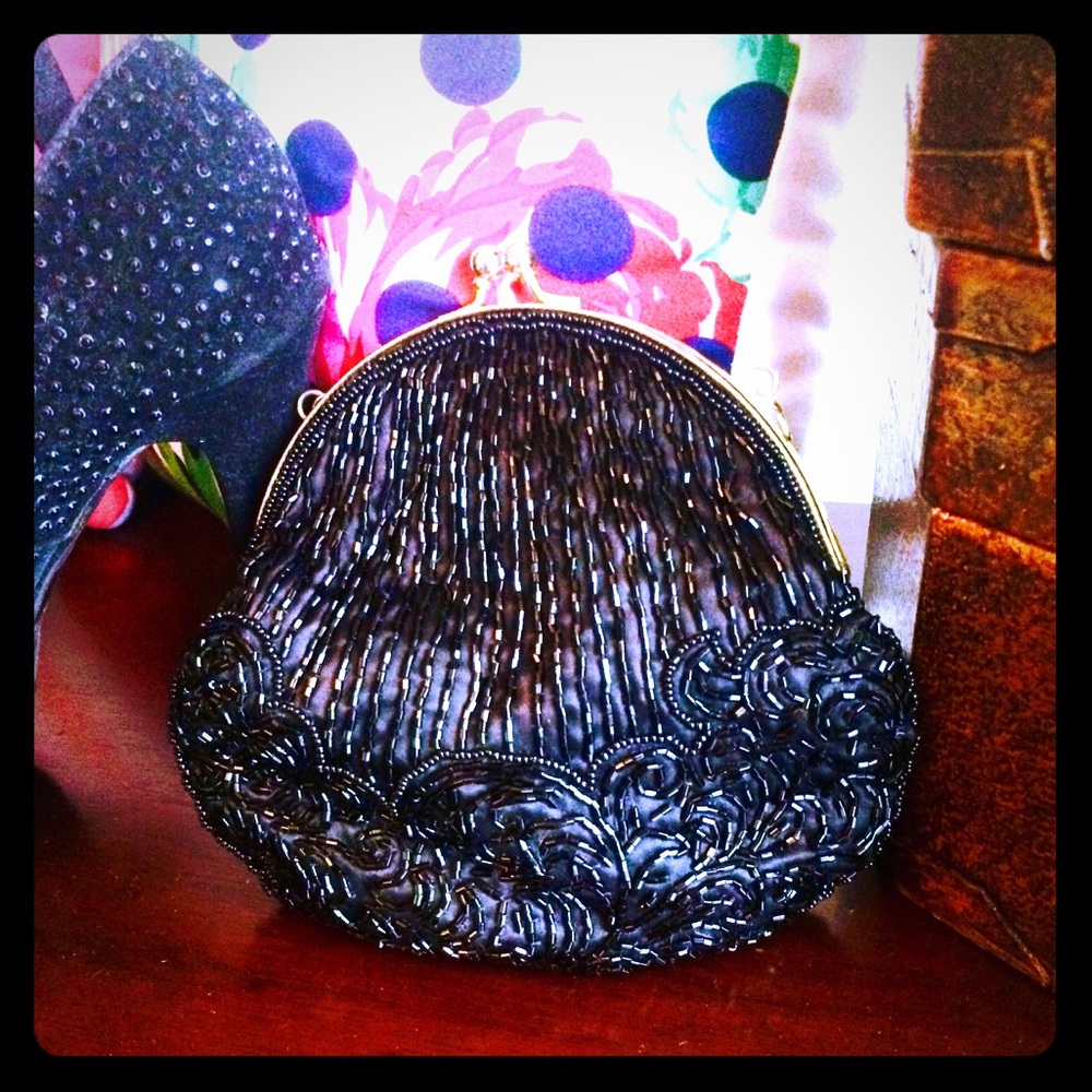 1920 black Royal vintage clutch