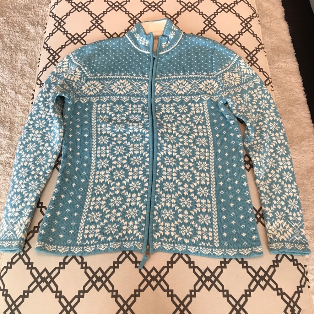 Super comfortable LL bean Sweater, never worn!
