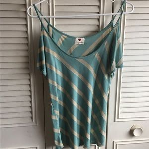 Beautiful cut out sleeve One Clothing shirt