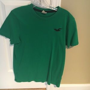 Men’s Hollister tee