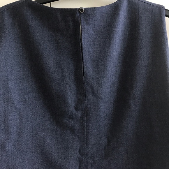 Great business and business casual top - Picture 3 of 3