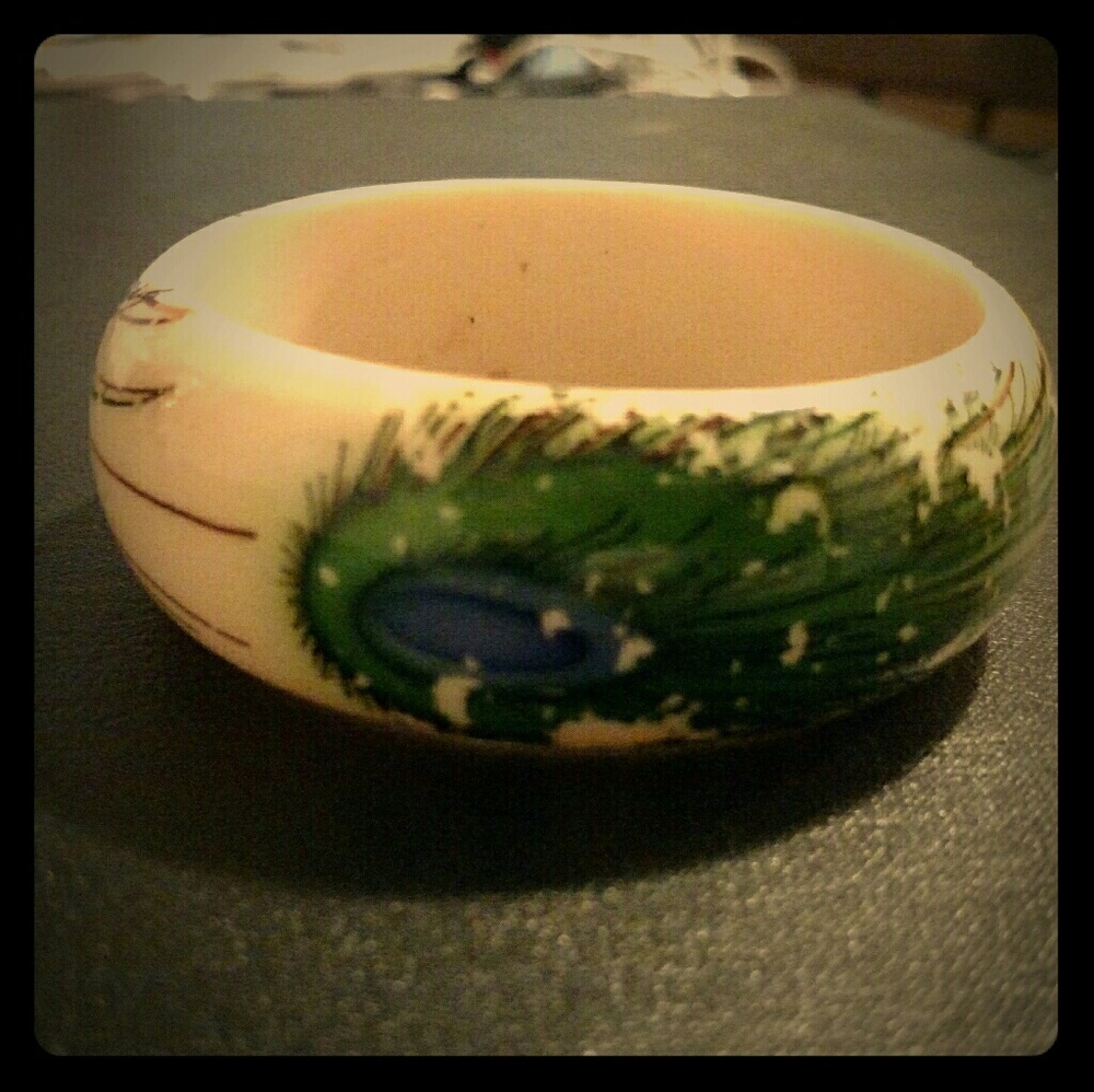 Vintage Cream Peacock Bakelite- like Bracket