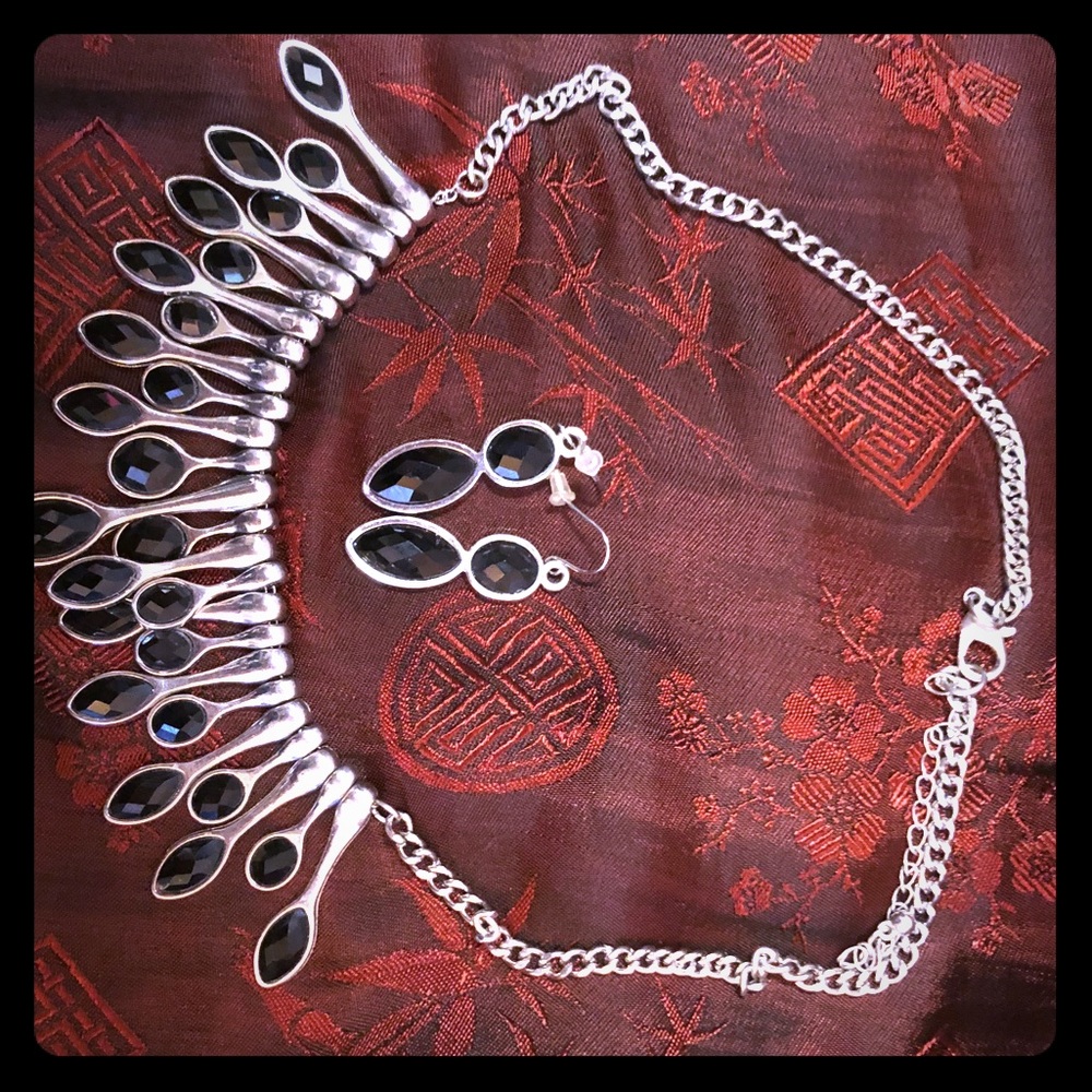 NECKLACE AND EARRINGS