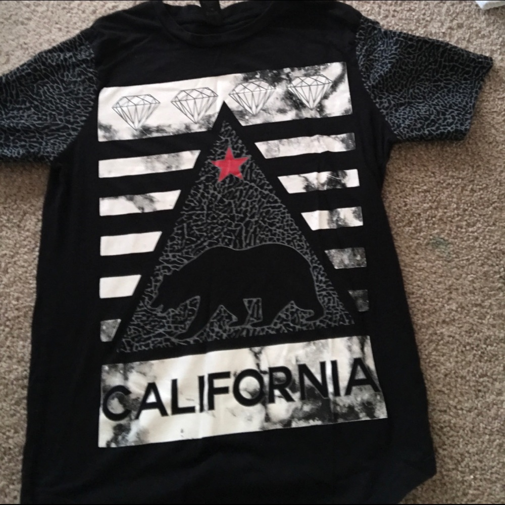 Regular black shirt . M/F