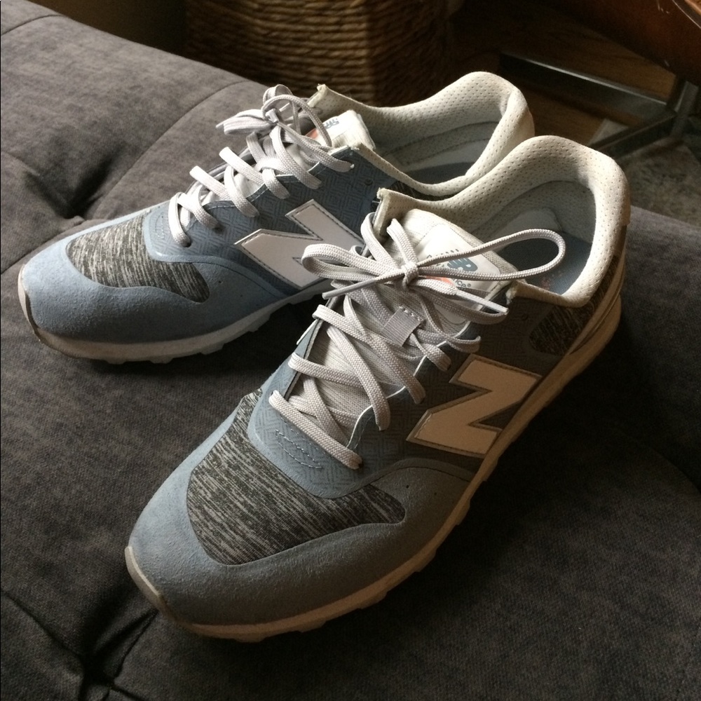*Mint* New Balance sneakers