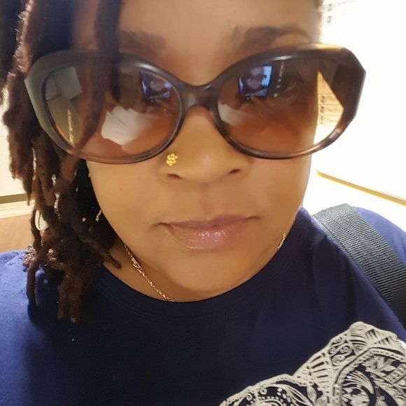 Meet your Posher, Cherée - Picture 1 of 1