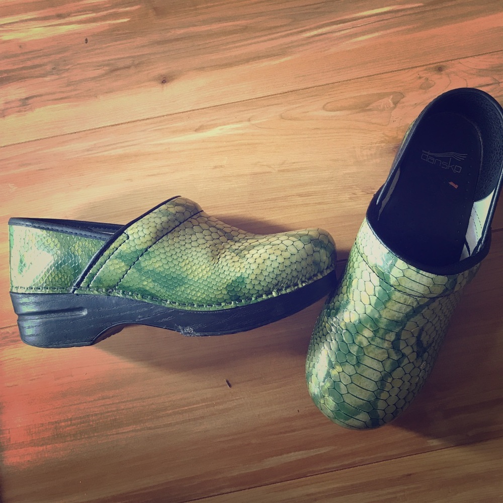 Dansko size 39