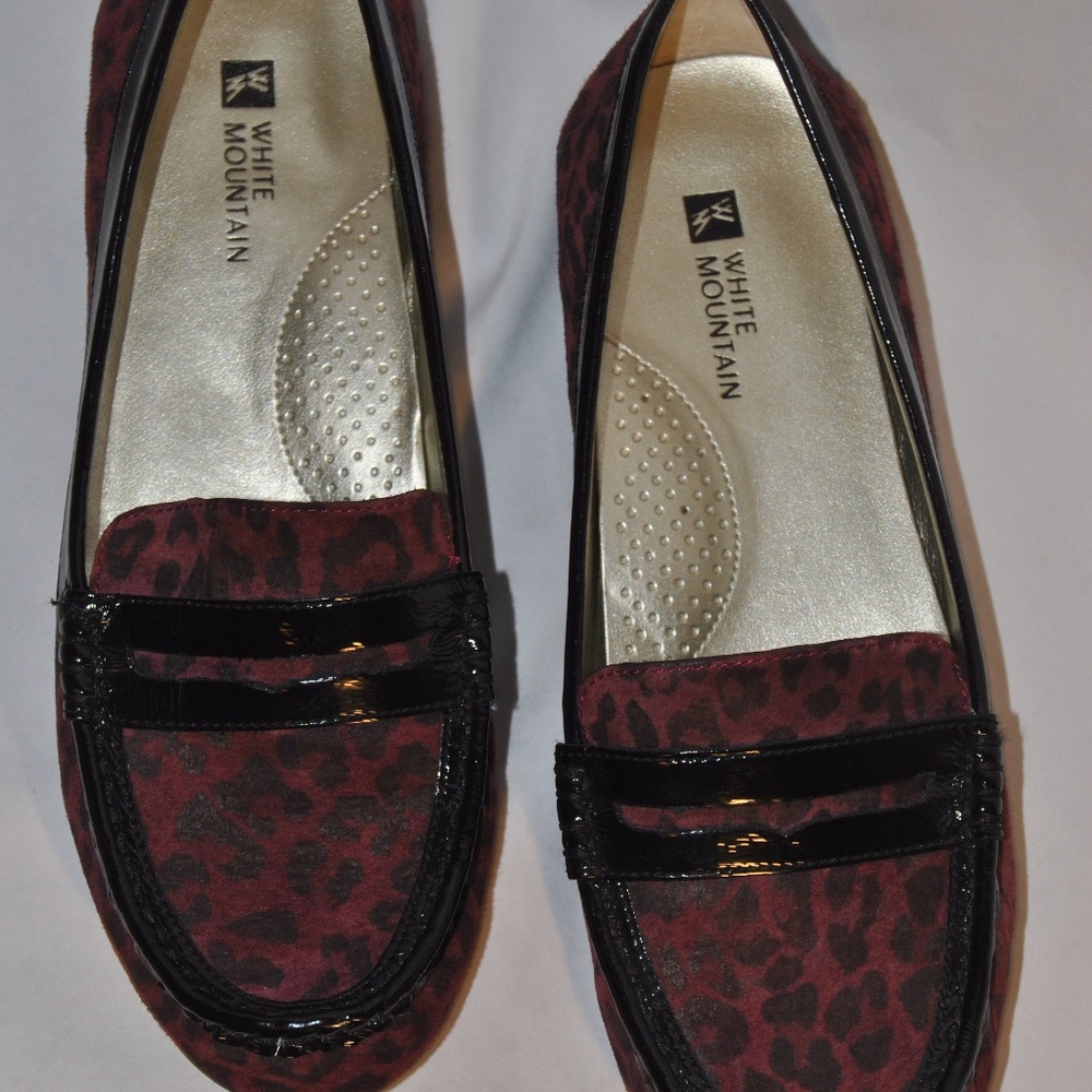 White Mountain leather loafers