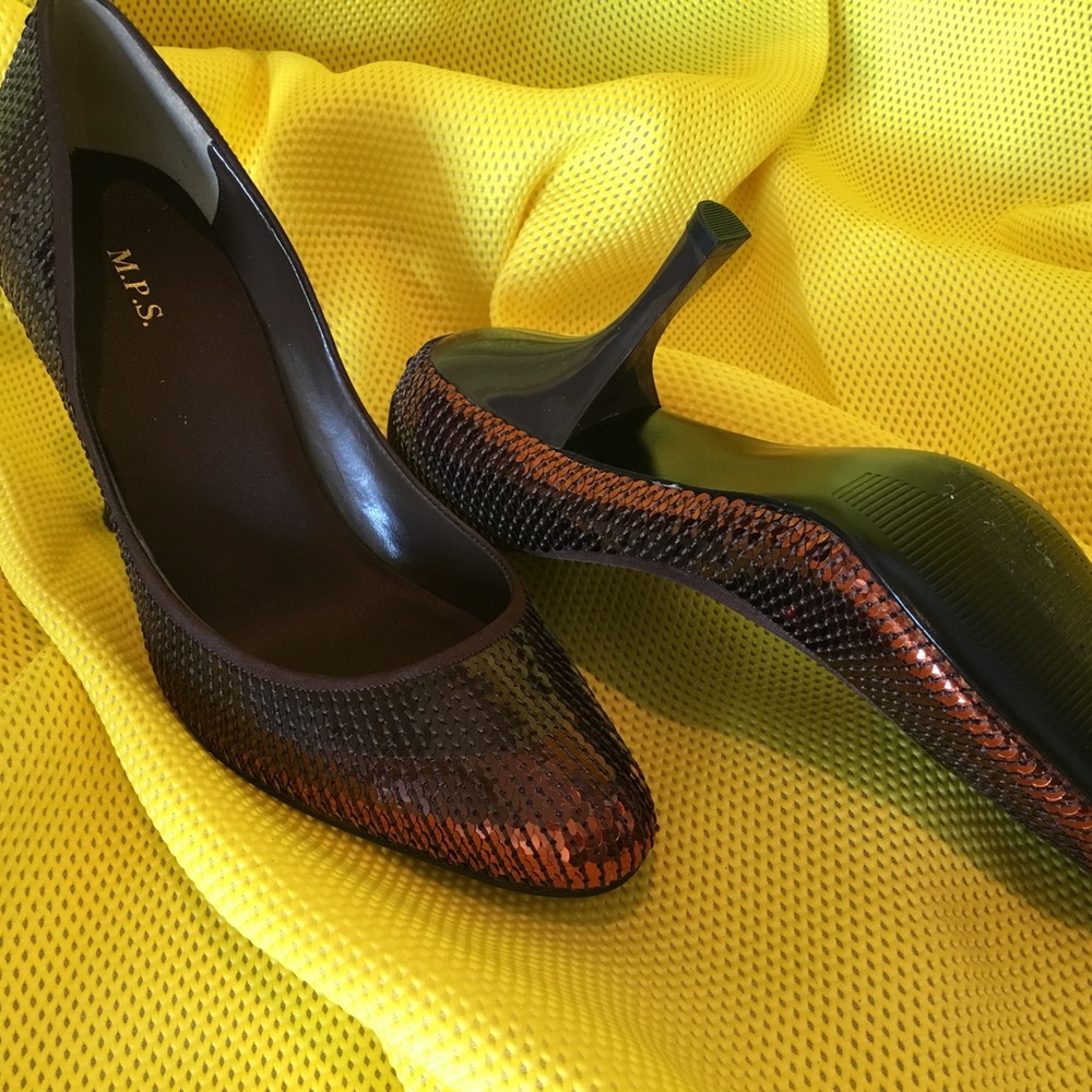 Bronze shoes are beautiful!