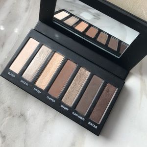 Younique Moodstruck Addiction 1