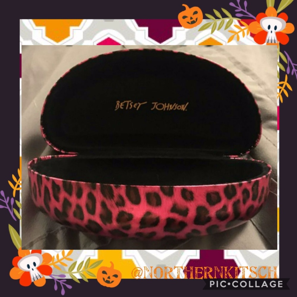 Betsey Johnson Glasses case