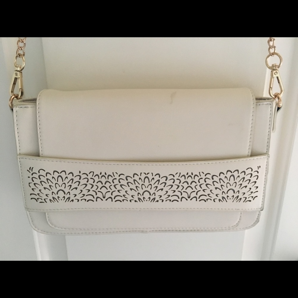 Franchesca White Crossover bag